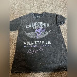 This is a shirt from Hollister! Short sleeve tee. Size XS